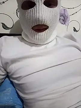 Snapshot of red_red00 chatting on February 10, 2:37 pm red red00 online show from February 10, 2:37 pm