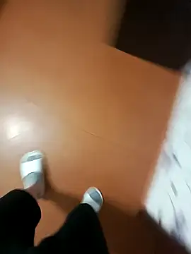 Snapshot of red_red00 chatting on March 12, 5:17 pm red red00 online show from March 12, 5:17 pm