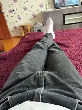 Snapshot of red_red00 chatting on February 24, 9:40 am red red00 online show from February 24, 9:40 am