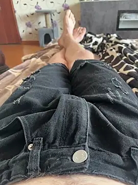 Snapshot of red_red00 chatting on March 10, 7:13 am red red00 online show from March 10, 7:13 am