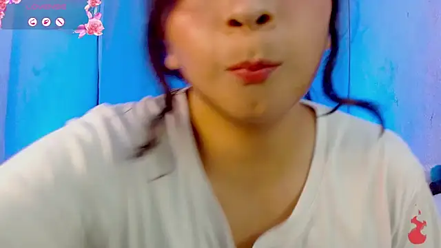 zoewilliams2 online show from February 18, 3:24 am