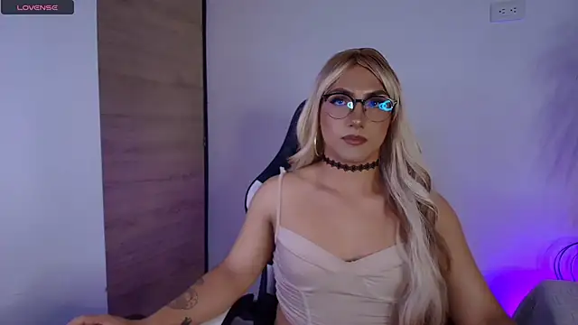 Snapshot of -Sofii_ chatting on April 2, 8:50 pm -Sofii online show from April 2, 8:50 pm