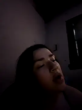 Snapshot of Luulaa444 chatting on November 4, 9:58 pm Luulaa444 online show from November 4, 9:58 pm