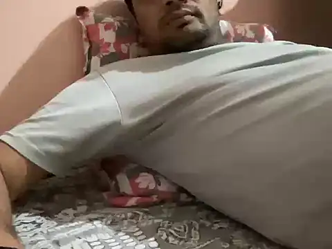 Snapshot of NiceBoy9099 chatting on September 18, 4:53 pm NiceBoy9099 online show from September 18, 4:53 pm