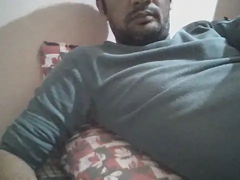 Snapshot of NiceBoy9099 chatting on October 23, 5:01 pm NiceBoy9099 online show from October 23, 5:01 pm