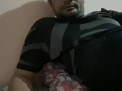 Snapshot of NiceBoy9099 chatting on January 14, 5:07 pm NiceBoy9099 online show from January 14, 5:07 pm