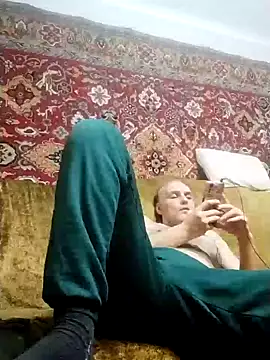 Pineapple04 online show from January 7, 2:19 pm