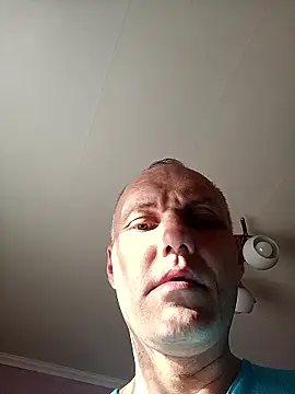 Snapshot of Pineapple04 chatting on September 27, 5:12 am Pineapple04 online show from September 27, 5:12 am