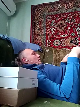 Snapshot of Pineapple04 chatting on October 2, 4:19 am Pineapple04 online show from October 2, 4:19 am