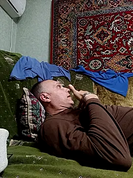 Snapshot of Pineapple04 chatting on October 7, 4:59 pm Pineapple04 online show from October 7, 4:59 pm