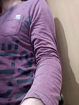 Snapshot of Pineapple04 chatting on October 18, 5:35 pm Pineapple04 online show from October 18, 5:35 pm