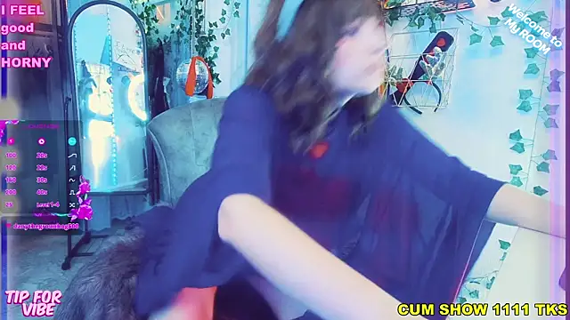 Toxic Ellies online show from January 3, 4:37 pm