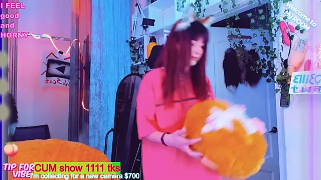 Toxic Ellies online show from February 16, 4:53 pm