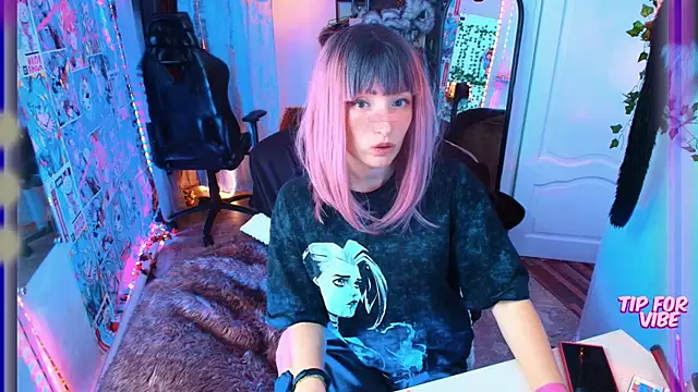 Toxic Ellies online show from March 22, 6:14 pm