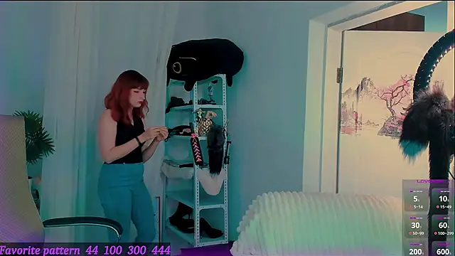 Toxic Ellies online show from May 17, 2:02 pm