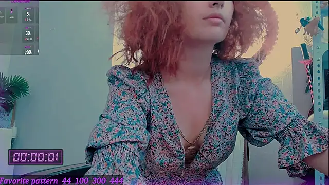 Snapshot of Toxic_Ellies chatting on June 2, 7:32 am Toxic Ellies online show from June 2, 7:32 am