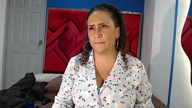 Snapshot of EvaMills1 chatting on February 25, 9:02 pm EvaMills1 online show from February 25, 9:02 pm