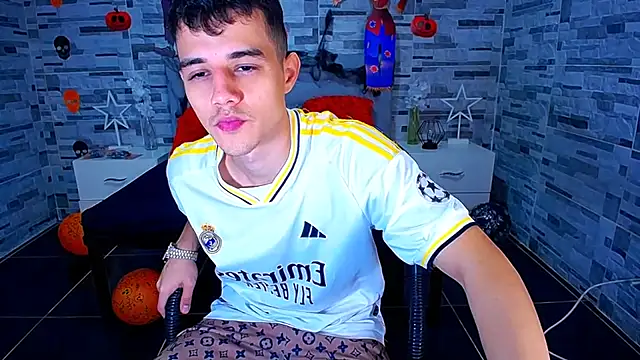 Snapshot of ADAM_HOT chatting on October 16, 8:54 pm ADAM HOT online show from October 16, 8:54 pm