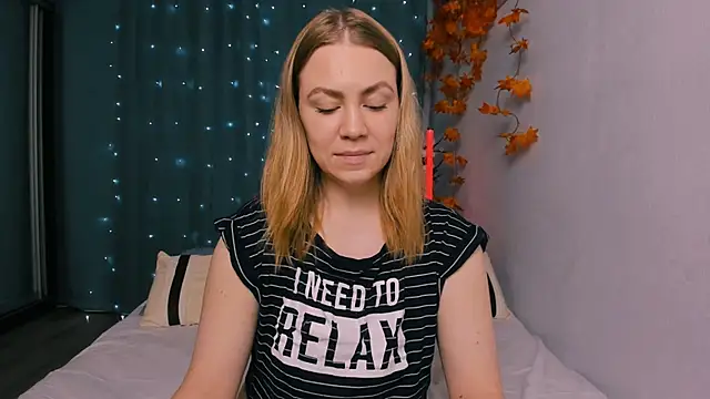 Snapshot of InsatiableFoxX chatting on November 2, 7:05 pm InsatiableFoxX online show from November 2, 7:05 pm