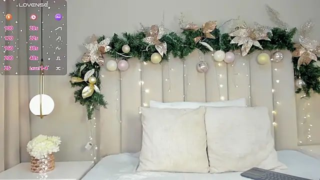 atenea roberts online show from December 19, 3:07 am