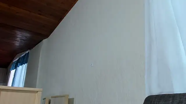 Snapshot of Cuty_sexy_hot chatting on March 4, 11:27 am Cuty sexy hot online show from March 4, 11:27 am