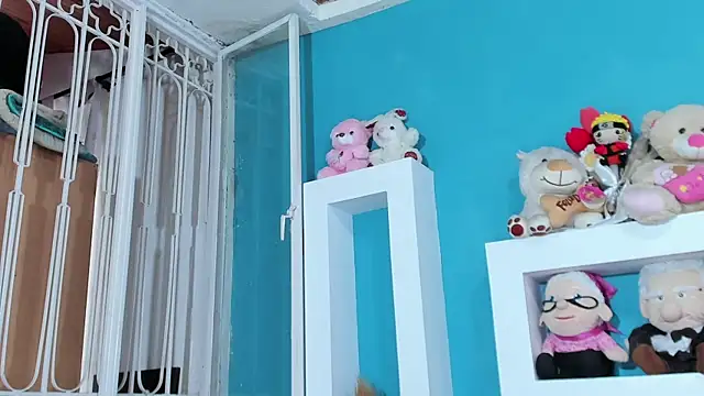 Snapshot of Cuty_sexy_hot chatting on March 28, 11:43 am Cuty sexy hot online show from March 28, 11:43 am