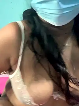 Snapshot of Shaky1998sl chatting on October 9, 4:43 am Shaky1998sl online show from October 9, 4:43 am