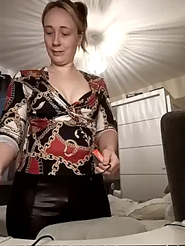 Snapshot of Teagan_B chatting on January 6, 9:52 am Teagan B online show from January 6, 9:52 am