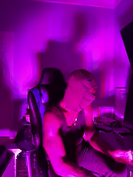 Snapshot of shomeagudtyme chatting on December 8, 9:24 am shomeagudtyme online show from December 8, 9:24 am