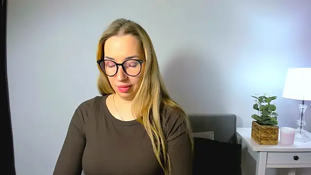 AriaDesire online show from November 29, 6:16 am