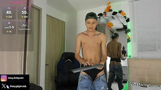 Snapshot of soyander03_ chatting on October 19, 10:27 am soyander03 online show from October 19, 10:27 am