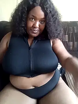 Snapshot of Missmoox24 chatting on January 17, 9:28 am Missmoox24 online show from January 17, 9:28 am