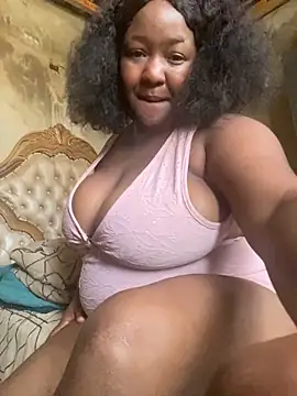 Snapshot of Missmoox24 chatting on March 3, 12:58 pm Missmoox24 online show from March 3, 12:58 pm