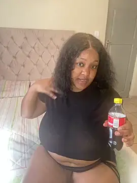 Snapshot of Missmoox24 chatting on October 16, 12:39 pm Missmoox24 online show from October 16, 12:39 pm