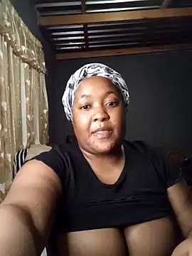 Snapshot of Missmoox24 chatting on February 10, 12:15 am Missmoox24 online show from February 10, 12:15 am