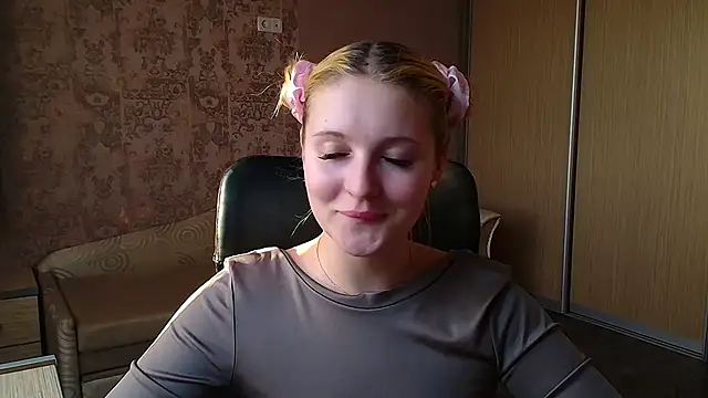 Milka kiss  online show from May 11, 4:26 pm