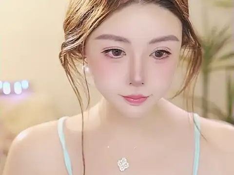 Qiaoqiao  online show from May 15, 4:14 pm