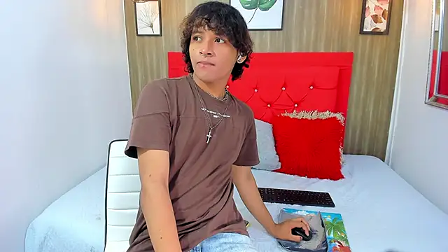 axel ps online show from March 14, 7:55 pm