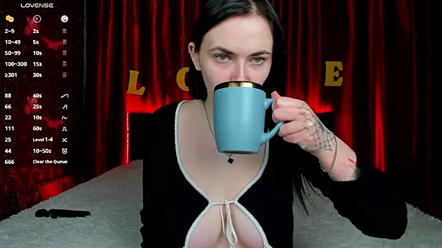 Snapshot of Witch_Lady chatting on February 19, 8:10 am Witch Lady online show from February 19, 8:10 am