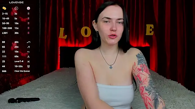 Snapshot of Witch_Lady chatting on February 28, 7:31 am Witch Lady online show from February 28, 7:31 am