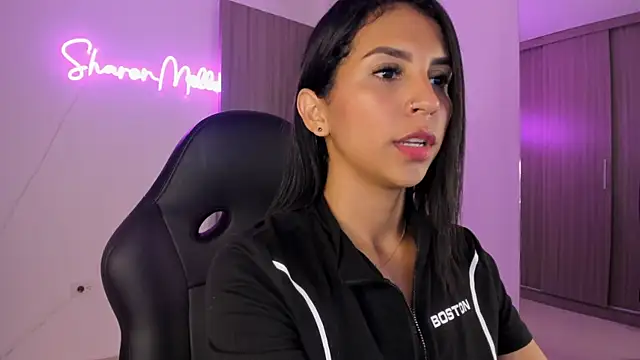 Snapshot of sharonmiller_2_ chatting on November 27, 7:38 pm sharonmiller 2 online show from November 27, 7:38 pm