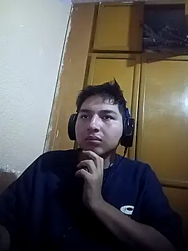 Snapshot of LoganFinds chatting on November 2, 3:20 am LoganFinds online show from November 2, 3:20 am