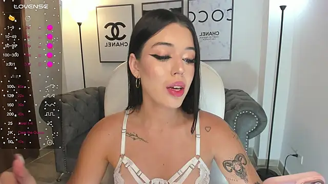 zoee jackson online show from December 29, 6:49 pm