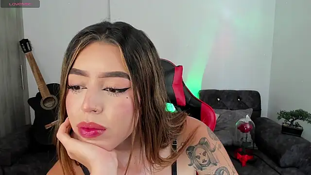 Snapshot of zoee_jackson chatting on September 25, 9:51 pm zoee jackson online show from September 25, 9:51 pm