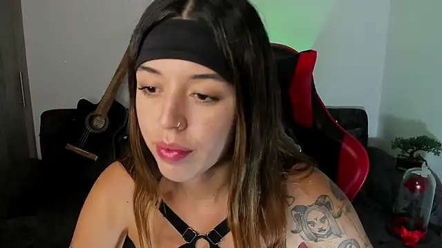 Snapshot of zoee_jackson chatting on October 1, 4:51 am zoee jackson online show from October 1, 4:51 am