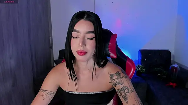 zoee jackson online show from May 5, 2:08 am