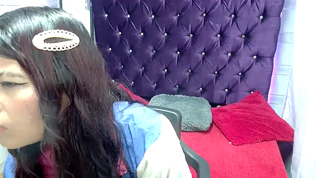 lorecherry online show from September 13, 5:24 pm