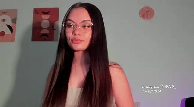 Luisa0110 online show from December 13, 10:45 pm