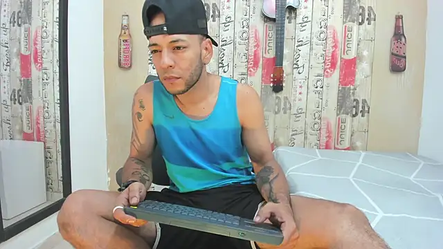 Snapshot of Andrey_u92 chatting on February 8, 3:41 am Andrey u92 online show from February 8, 3:41 am