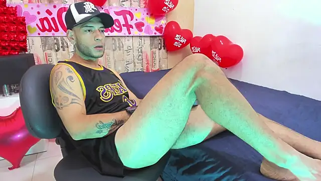 Snapshot of Andrey_u92 chatting on February 14, 6:45 am Andrey u92 online show from February 14, 6:45 am